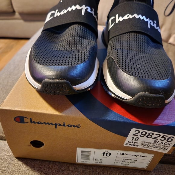 Mens Champion Sneakers - Picture 2 of 6